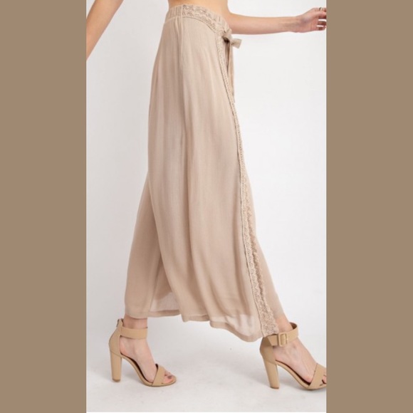 Lace Culottes Wide Leg Pants Khaki - Picture 3 of 5